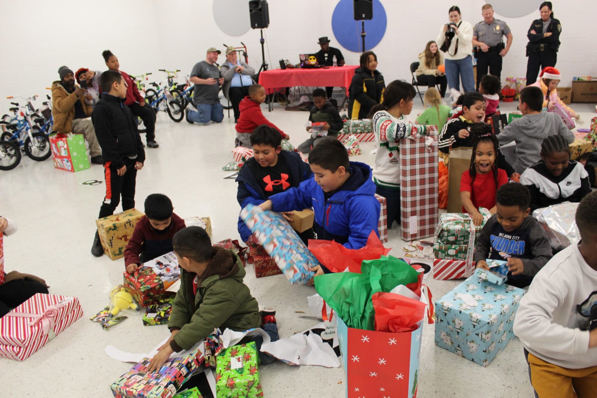 Read more about the article Community Donates Holiday Gifts to Over 1,000 Boys & Girls Clubs of Oklahoma County Club Members